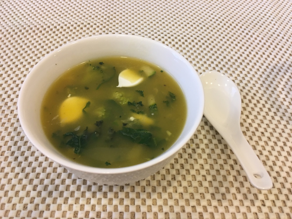 Soup of winter green vegetables and barley pearls [187]